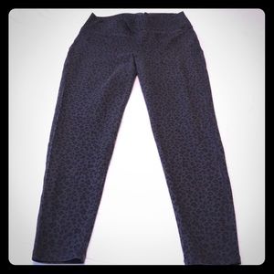 Old Navy high-waisted women’s L leopard leggings